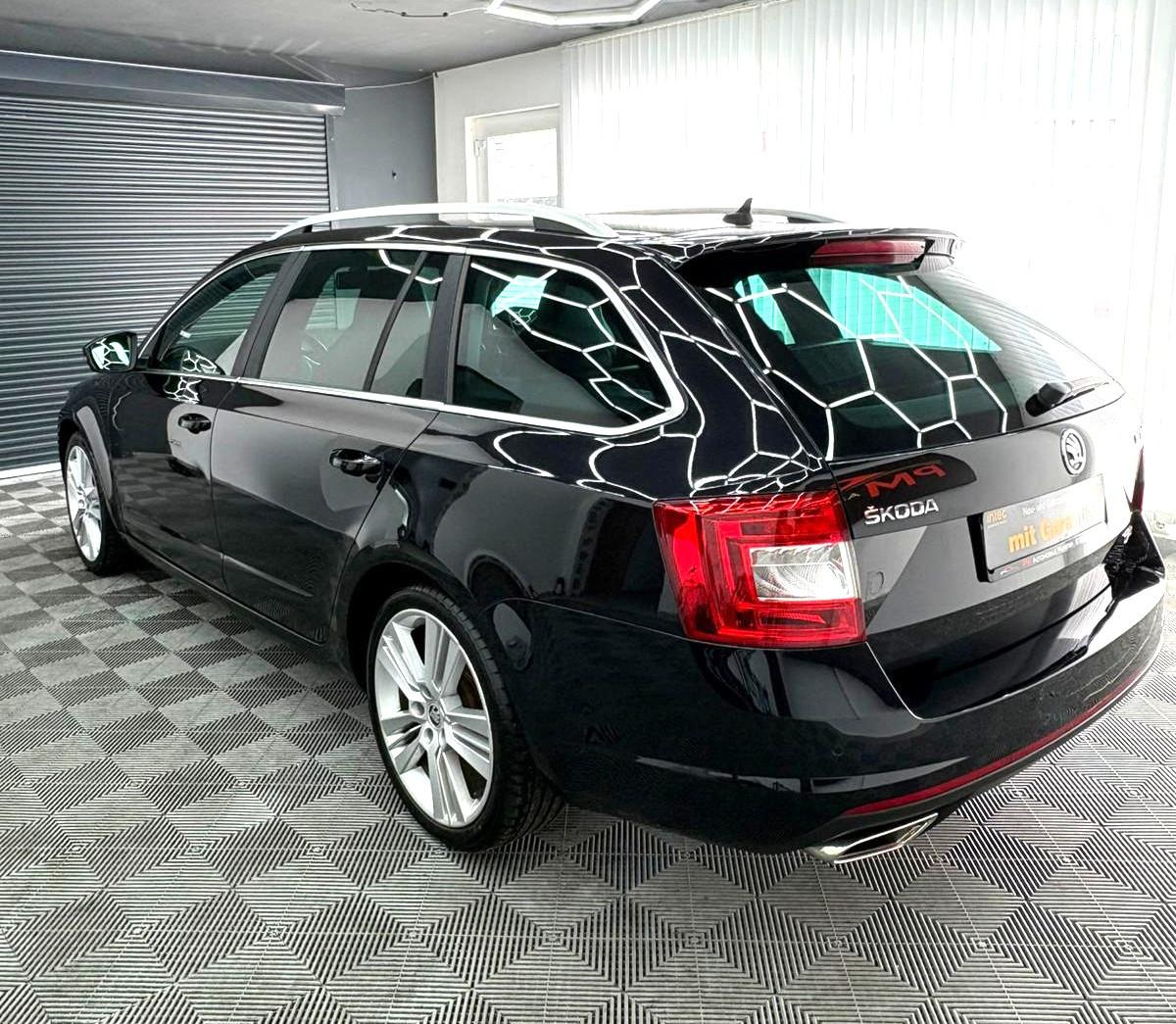 SKODA OCTAVIA COMBI RS 2.0 TSI 220ch BVM Pack sport Sièges chauffants Historique présent