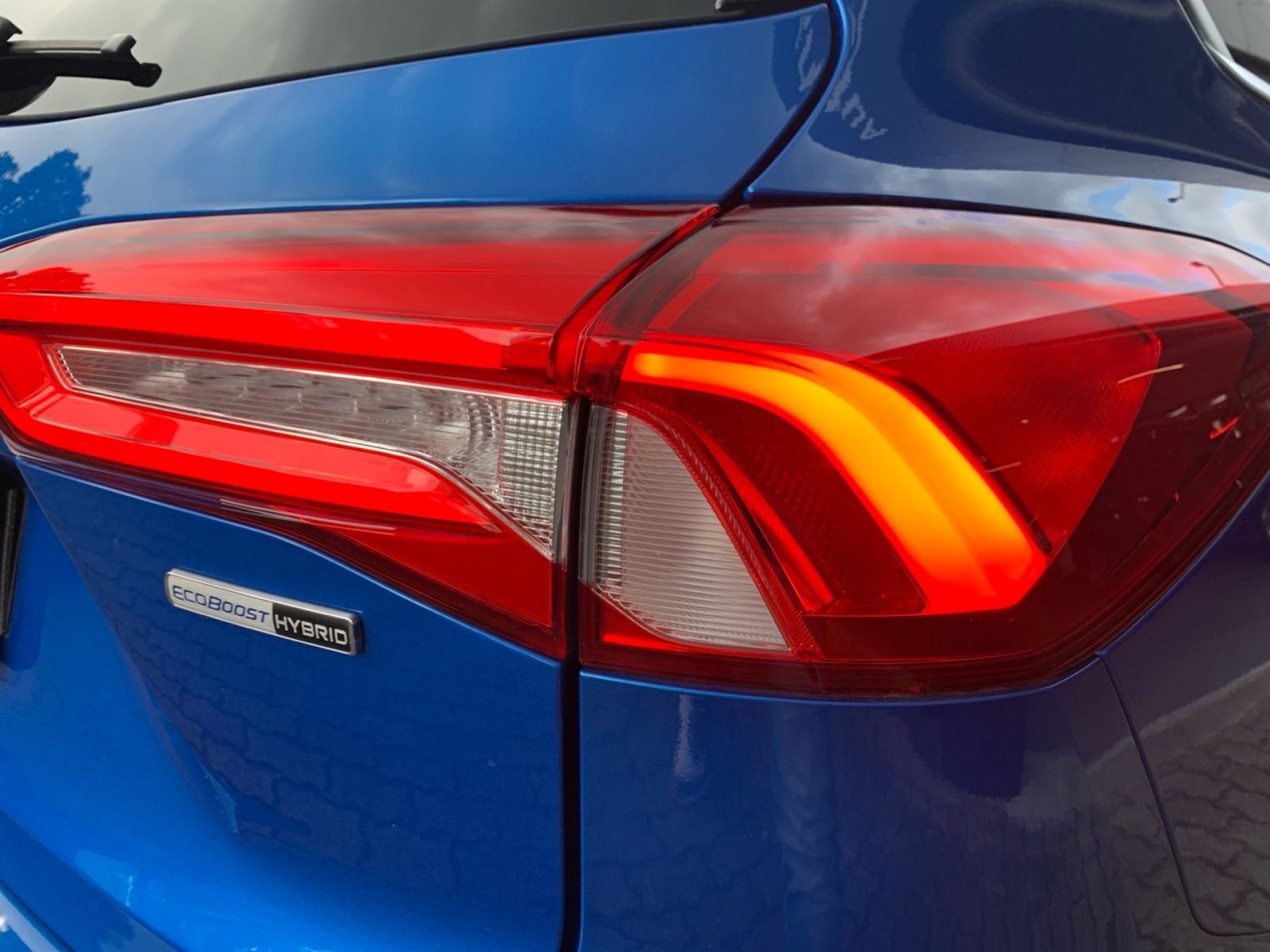 Fahrzeugabbildung Ford Focus Turnier 1.0 EcoBoost Hybrid Titanium X S/S
