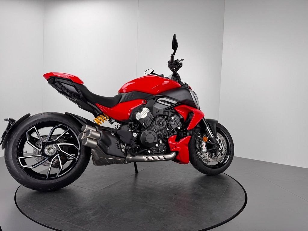 Fahrzeugabbildung Ducati DIAVEL V4 *0KM