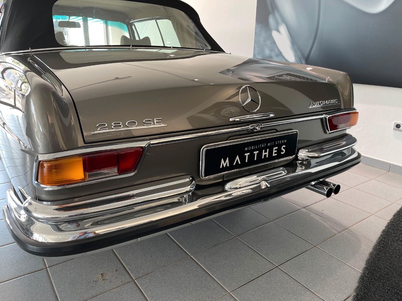 Fahrzeugabbildung Mercedes-Benz 280 SE - W111 Cabriolet Flachkühler/dt. Zul.