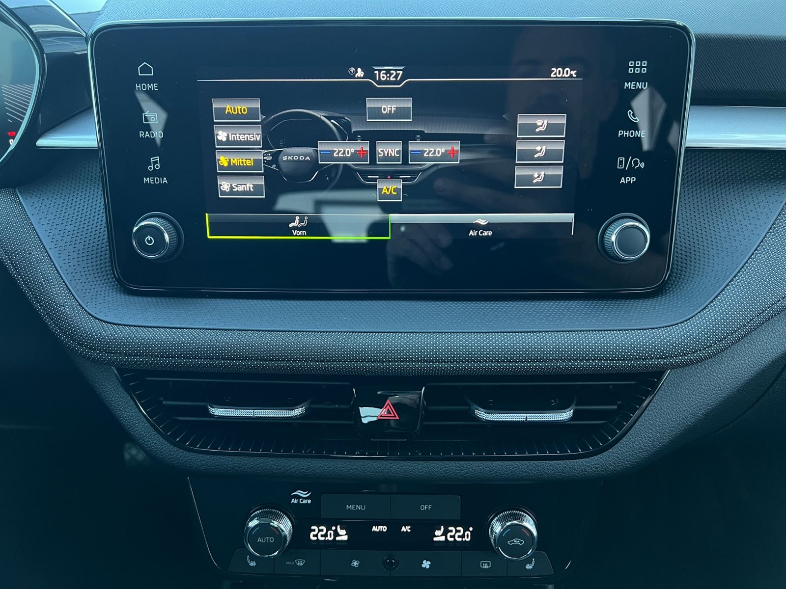 Fahrzeugabbildung SKODA Fabia Selection 1.0 TSI DSG *LED, KESSY, Rückfah