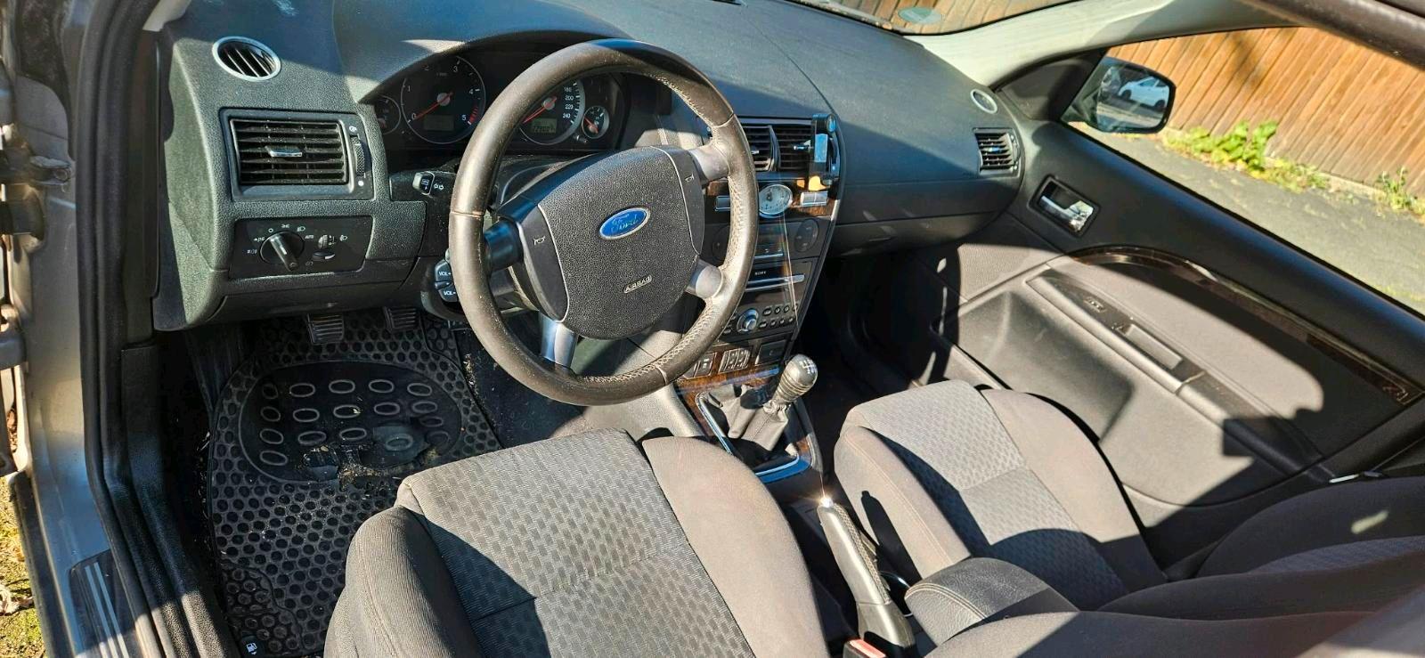 Ford Mondeo 2004 — photo 8
