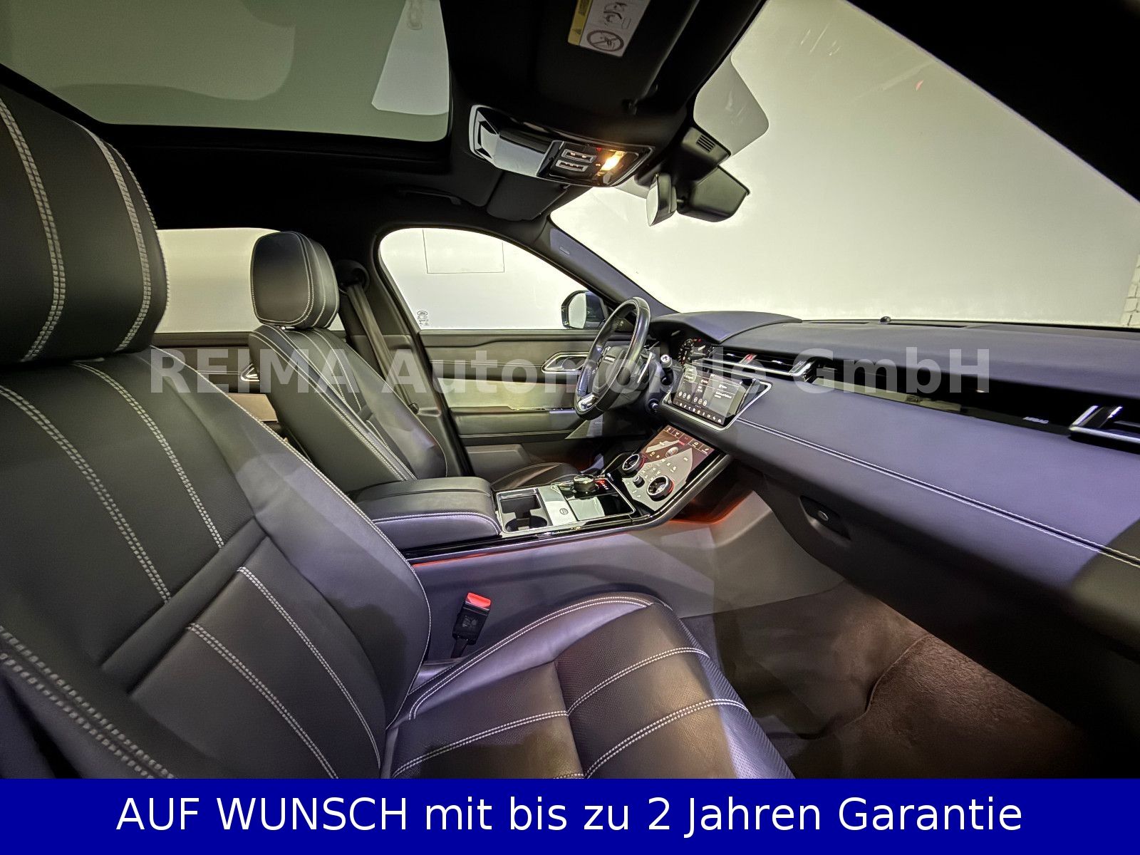 Fahrzeugabbildung Land Rover Range Rover Velar 3,0i R-Dynamic AWD, Pano