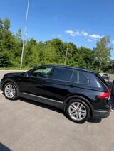Volkswagen VW  Tiguan 2021 - Volkswagen Tiguan mit Diesel-Antrieb: Limousine, Automatik