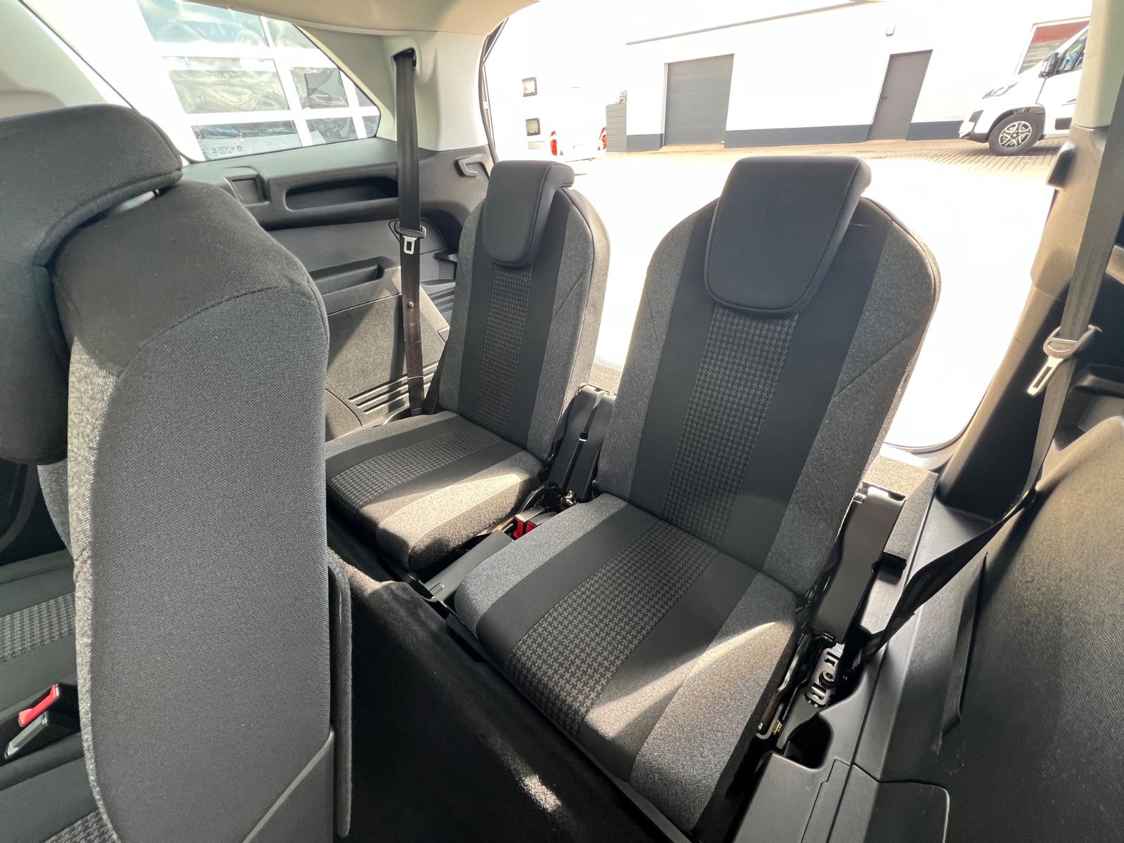 Fahrzeugabbildung Peugeot 5008 PureTech 130 Allure