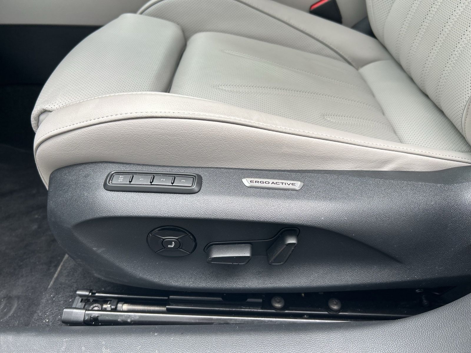 Volkswagen Passat Variant - Bild 14