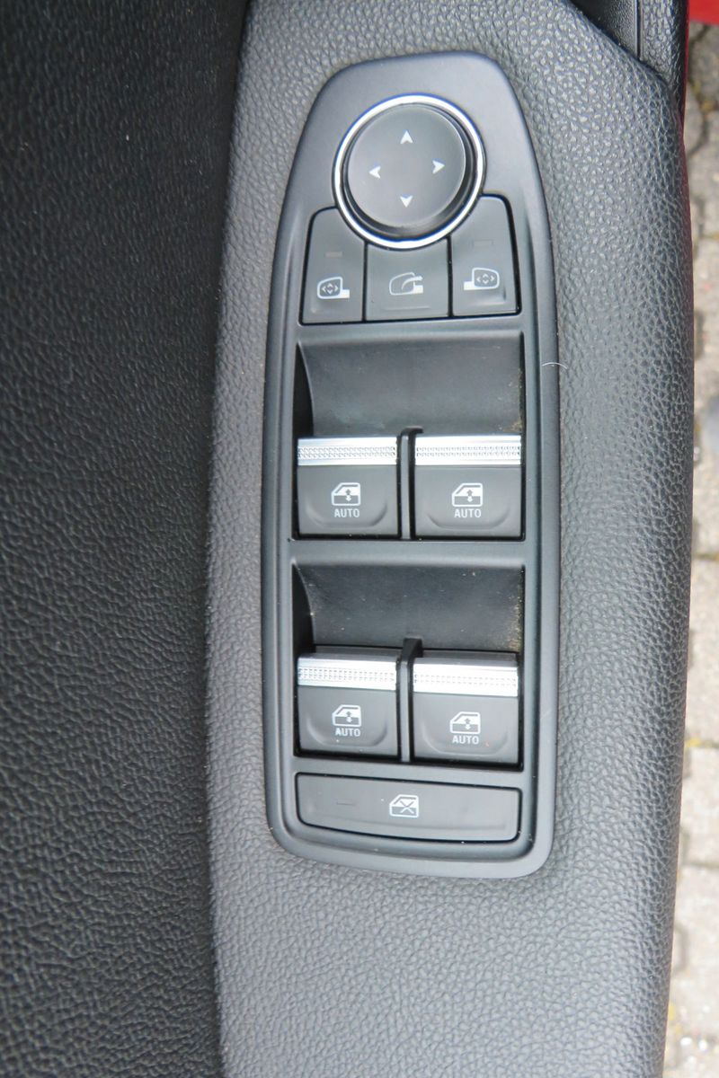 Fahrzeugabbildung Renault Captur II "INTENS" AHK NAVI 18` KAMERA SITZH.