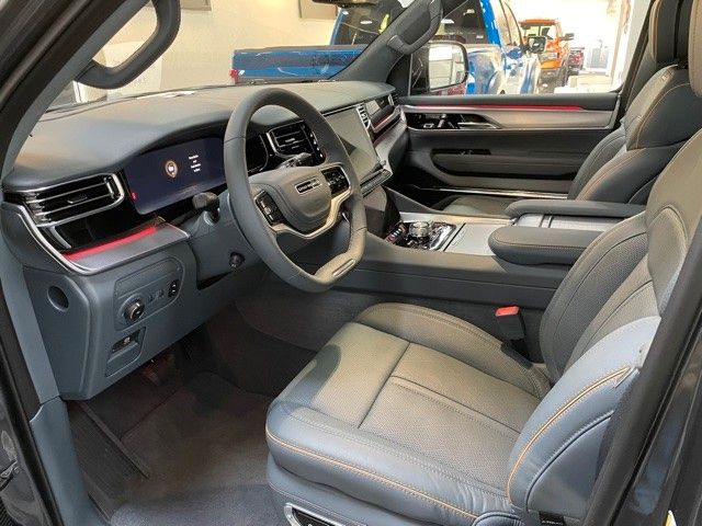 Fahrzeugabbildung Jeep GRAND WAGONEER 6.4L V-8 LPG NIGHT VIEW 1. HAND