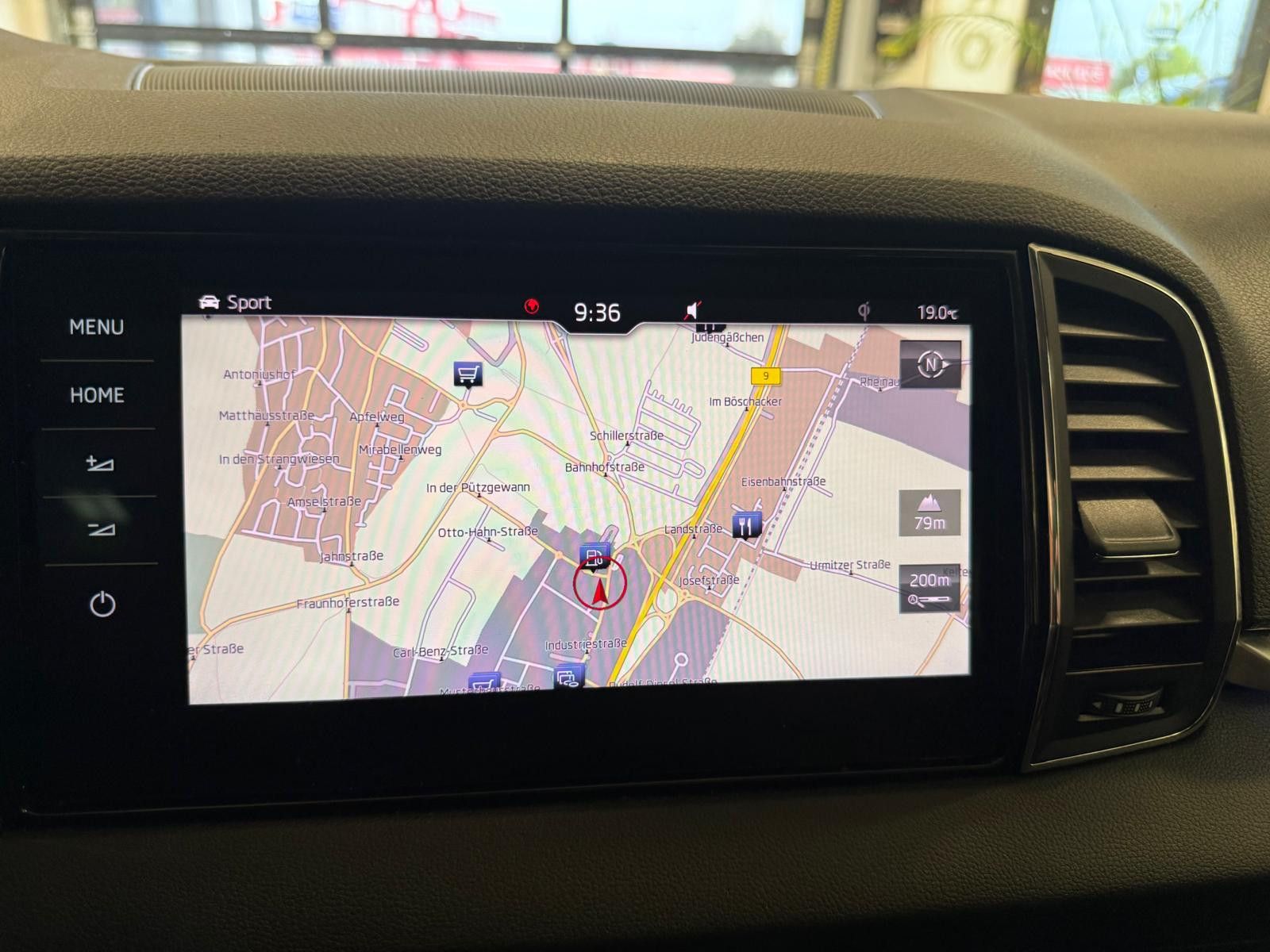 Fahrzeugabbildung SKODA Karoq Style 4x4 / AHK/ALLRAD/LED/KAMERA/LEDER
