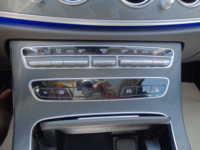 Fahrzeugabbildung Mercedes-Benz E 300 de/AMG/Pano/Widesreen/AHK/Leder/