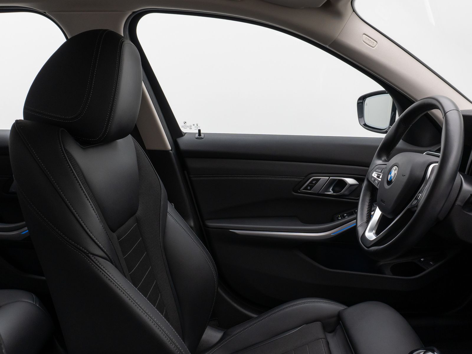 Fahrzeugabbildung BMW 330e xD Sport Line Kamera DAB Stop&Go Alarm LED