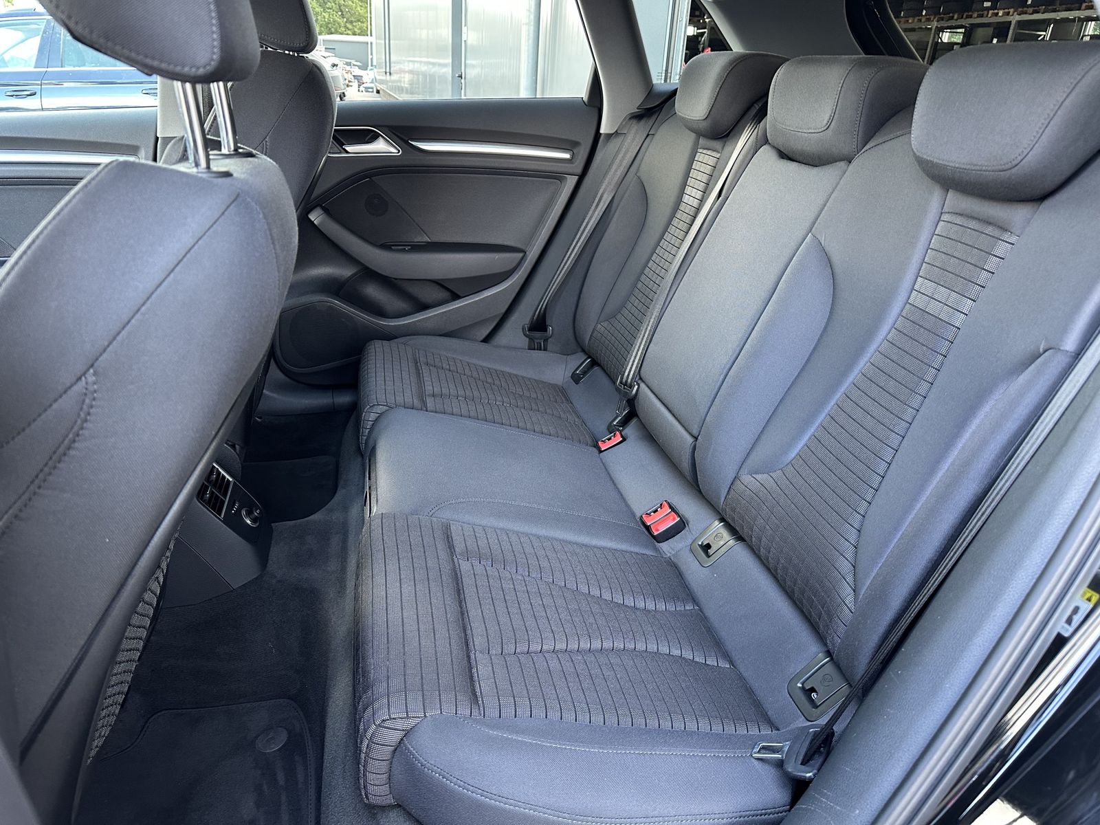 Fahrzeugabbildung Audi A3 SpB 40 TDI Quattro Sport NAV+XENON+KAM+VCOCK