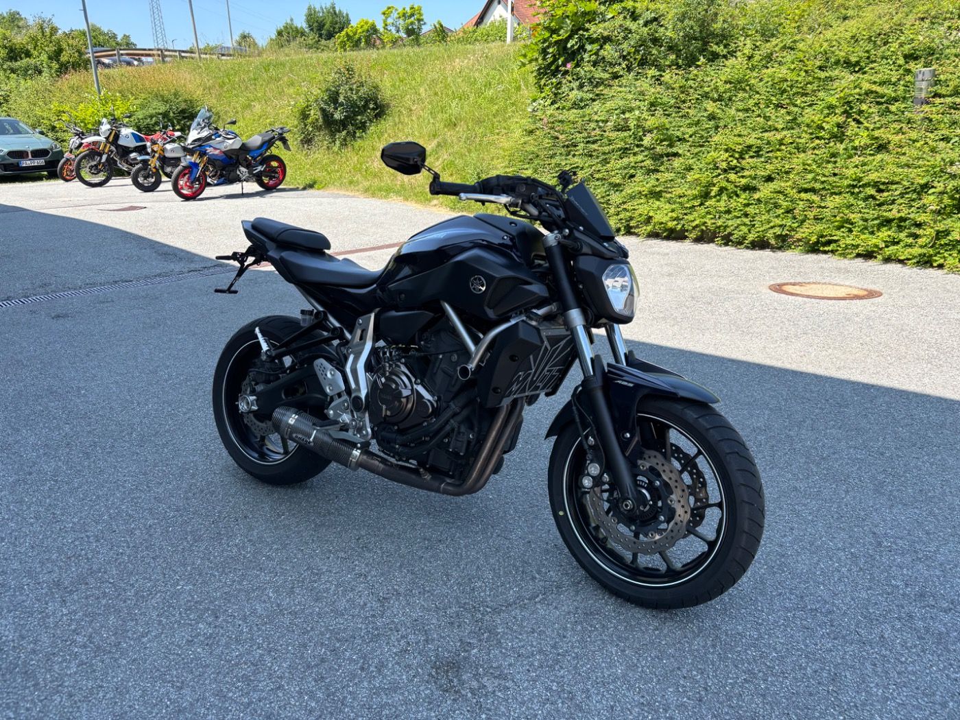 Fahrzeugabbildung Yamaha MT 07 Shark Auspuff kurzer Kennzeichenhalter