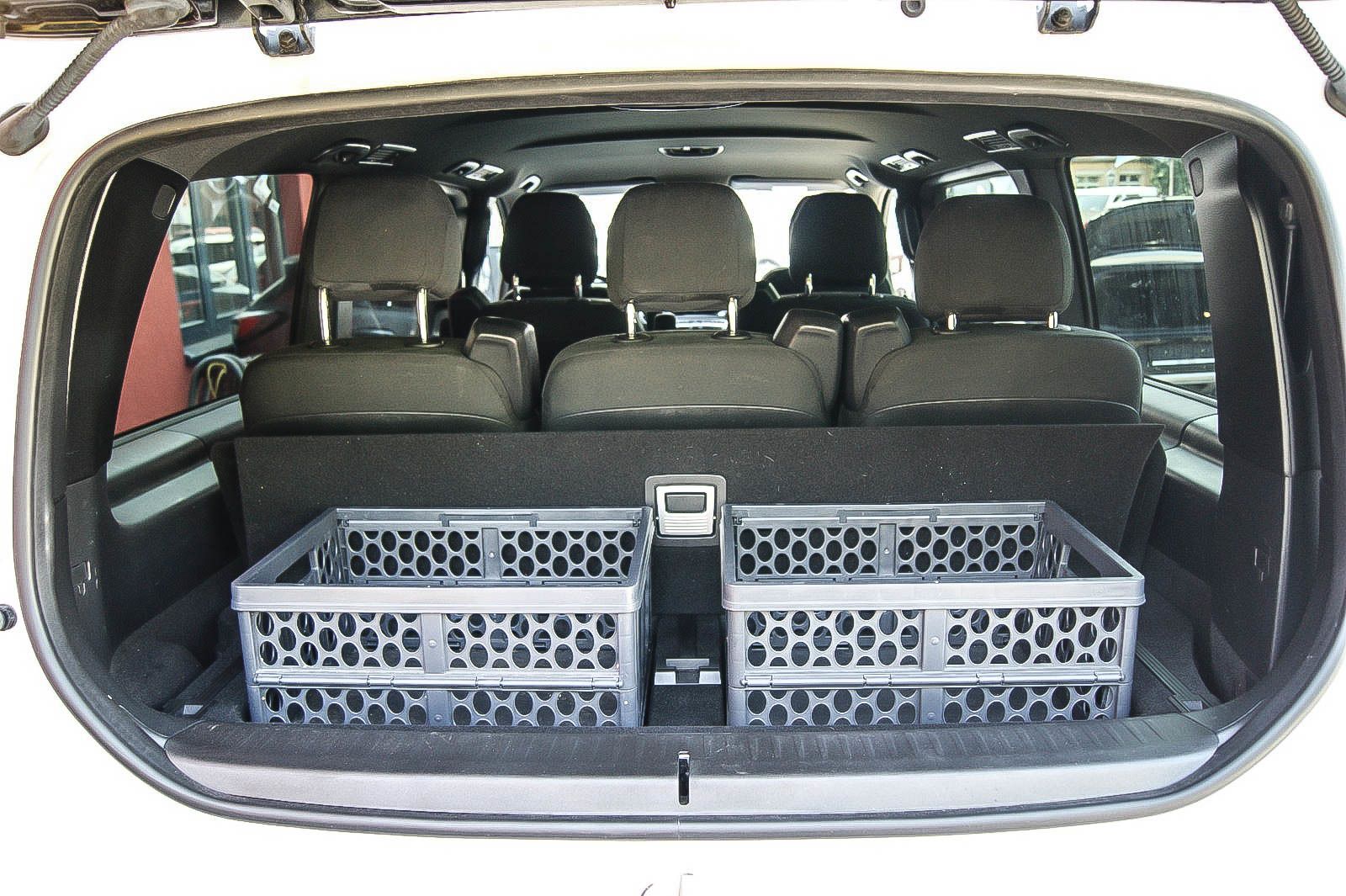 Fahrzeugabbildung Mercedes-Benz V 250 d EDITION lang MBUX 7-SITZE IQ-LED KAMERA