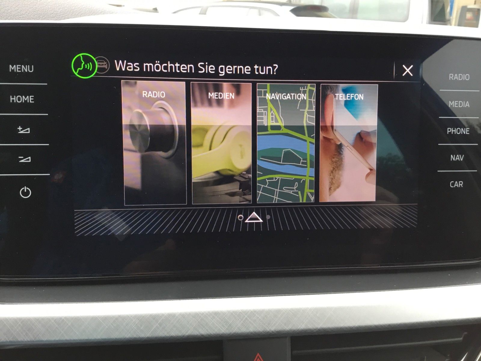 Fahrzeugabbildung SKODA Kamiq 1.5l TSI DSG TOUR+LED+17"+Navi