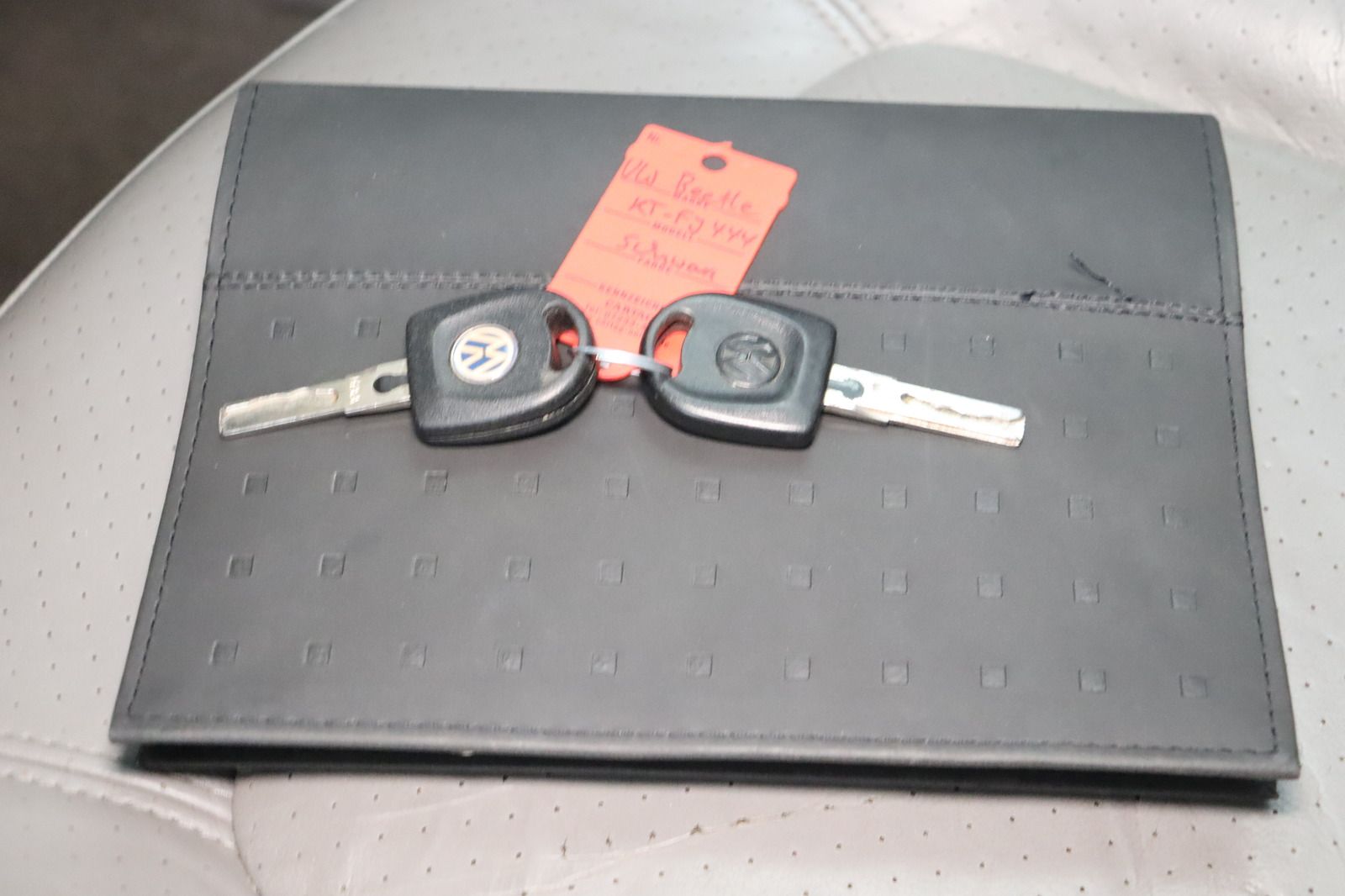 Fahrzeugabbildung Volkswagen New Beetle 2.0 * Sitzhzg. * Klima * HU/AU 07.27