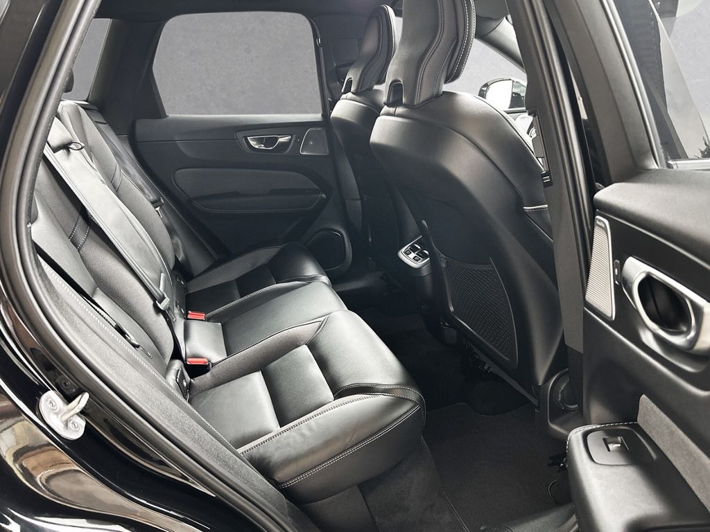 Volvo XC60 R Design AWD B5 Diesel EU6d Bowers+Wilkins 