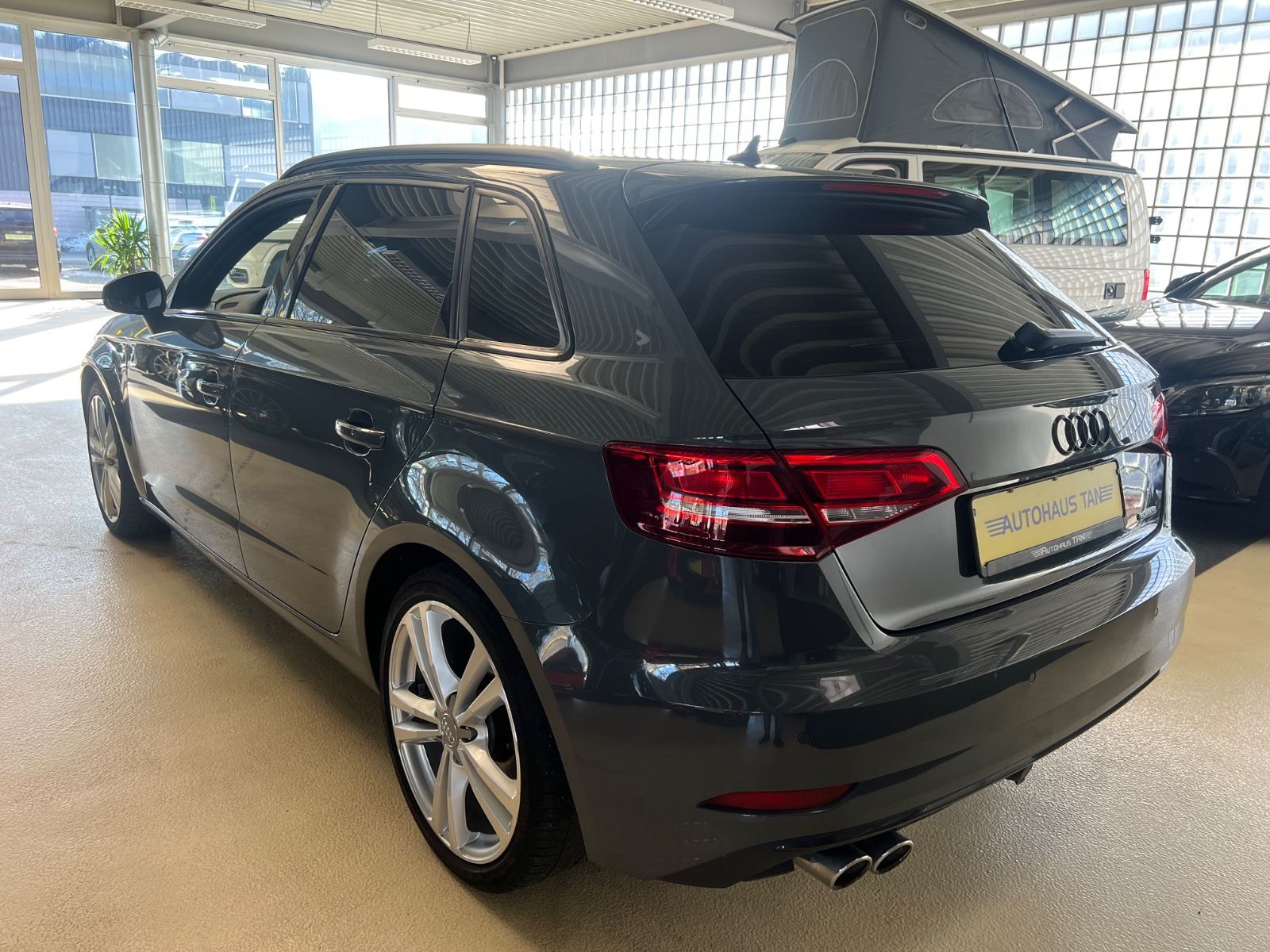 Fahrzeugabbildung Audi A3 Sportback 40 TDI quattro sport