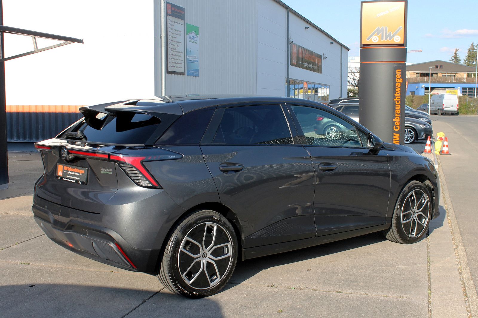 Fahrzeugabbildung MG MG4 Luxury 5D 150kW LED 360° ACC CarPlay BT NAV