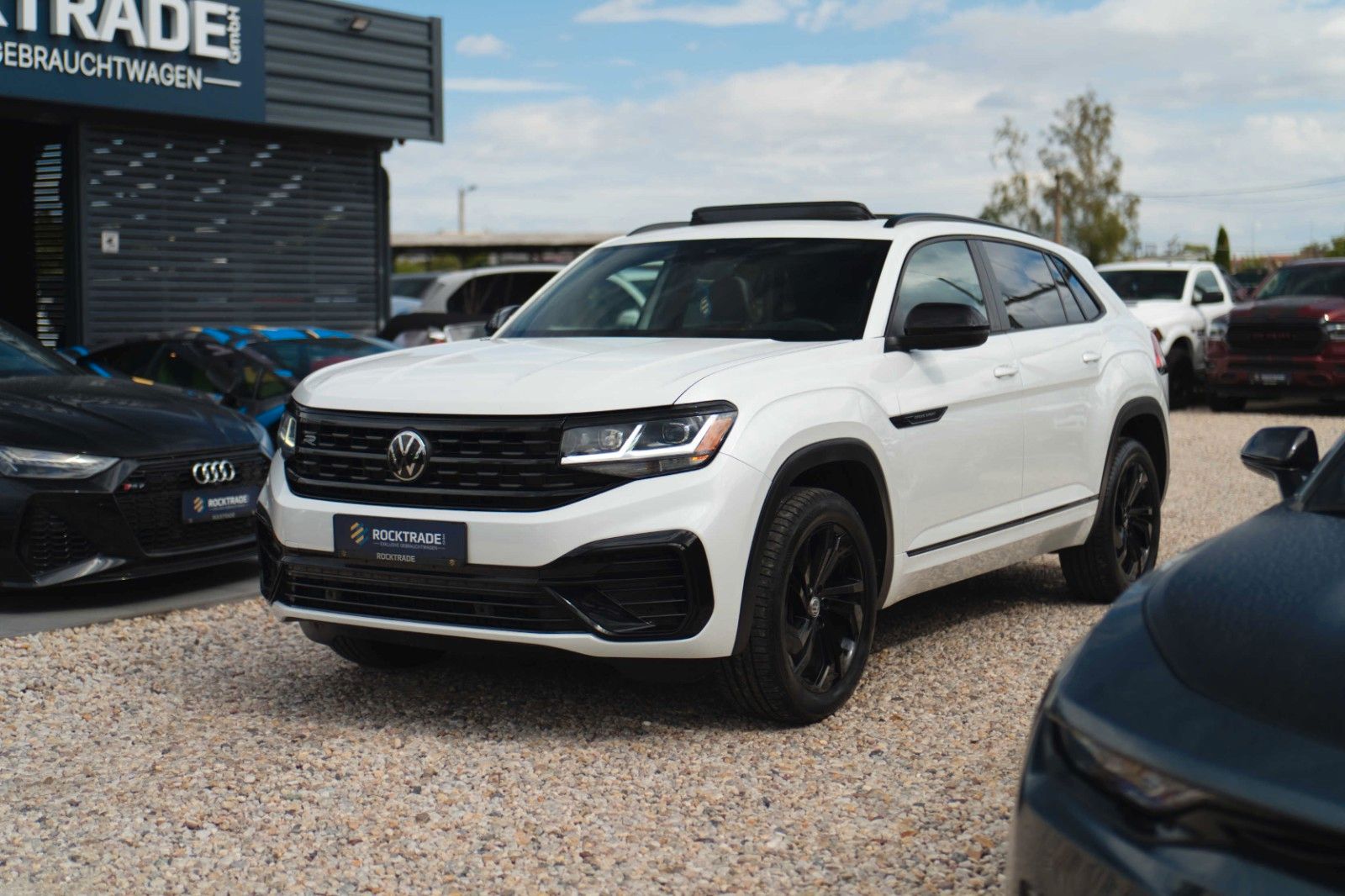 Fahrzeugabbildung Volkswagen ATLAS 3.6 Cross Sport 4x4 R-Line Black 4Motion