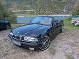 BMW E36 320i Cabrio - BMW 320 aus 1997: 320i