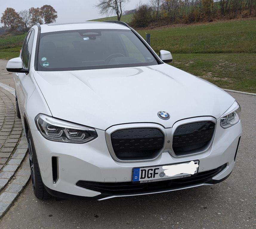 Image of BMW iX3