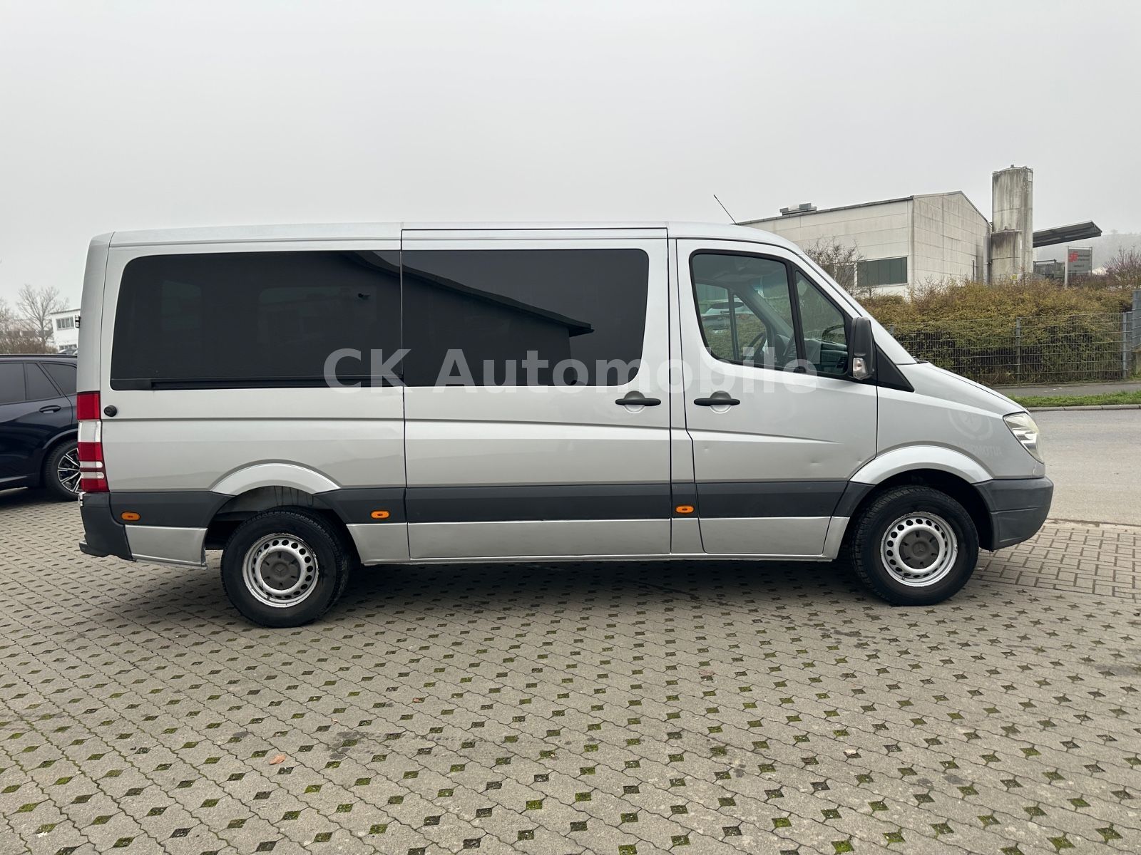 Fahrzeugabbildung Mercedes-Benz Sprinter II Kombi 315 CDI/9 Sitze/Klima/Tempomat