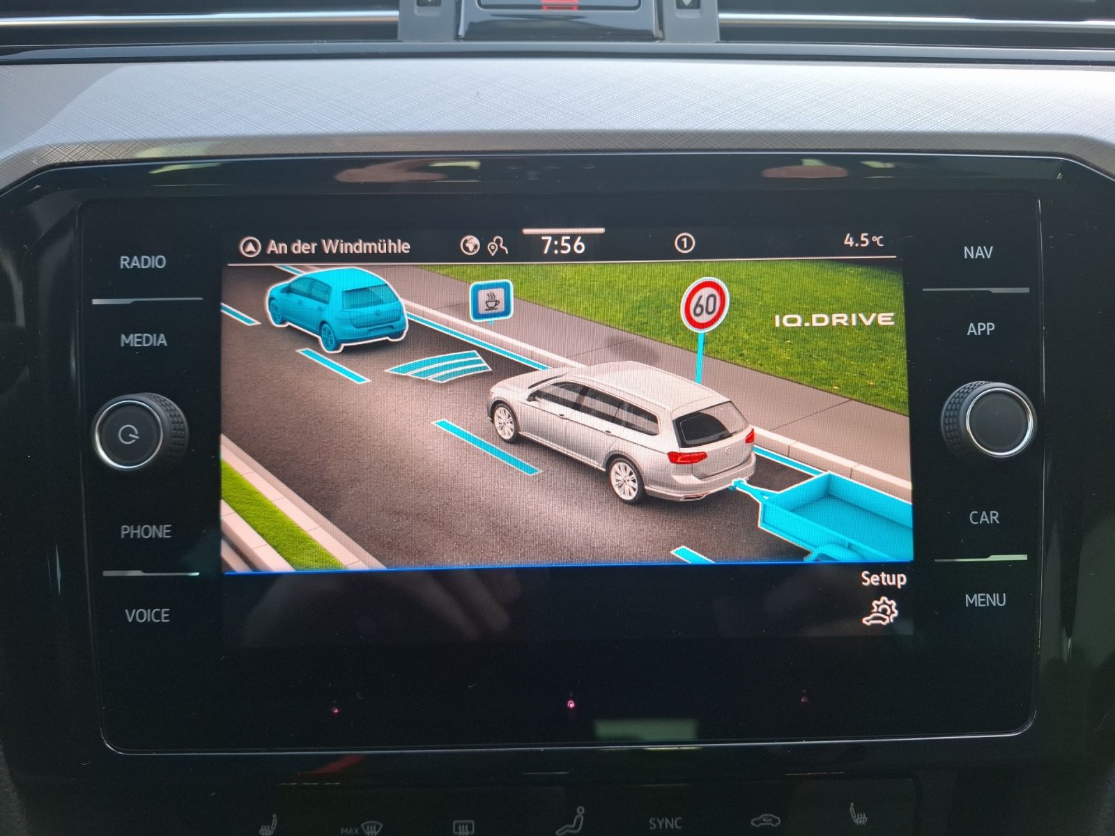 Fahrzeugabbildung Volkswagen Passat Variant TSI Business DSG Matrix Standhzg.