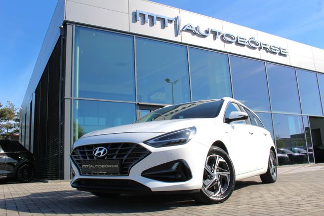 Hyundai i30 CW 1.6 CRDi MHD *TREND* NAVI+LED+KAM+8-FACH!