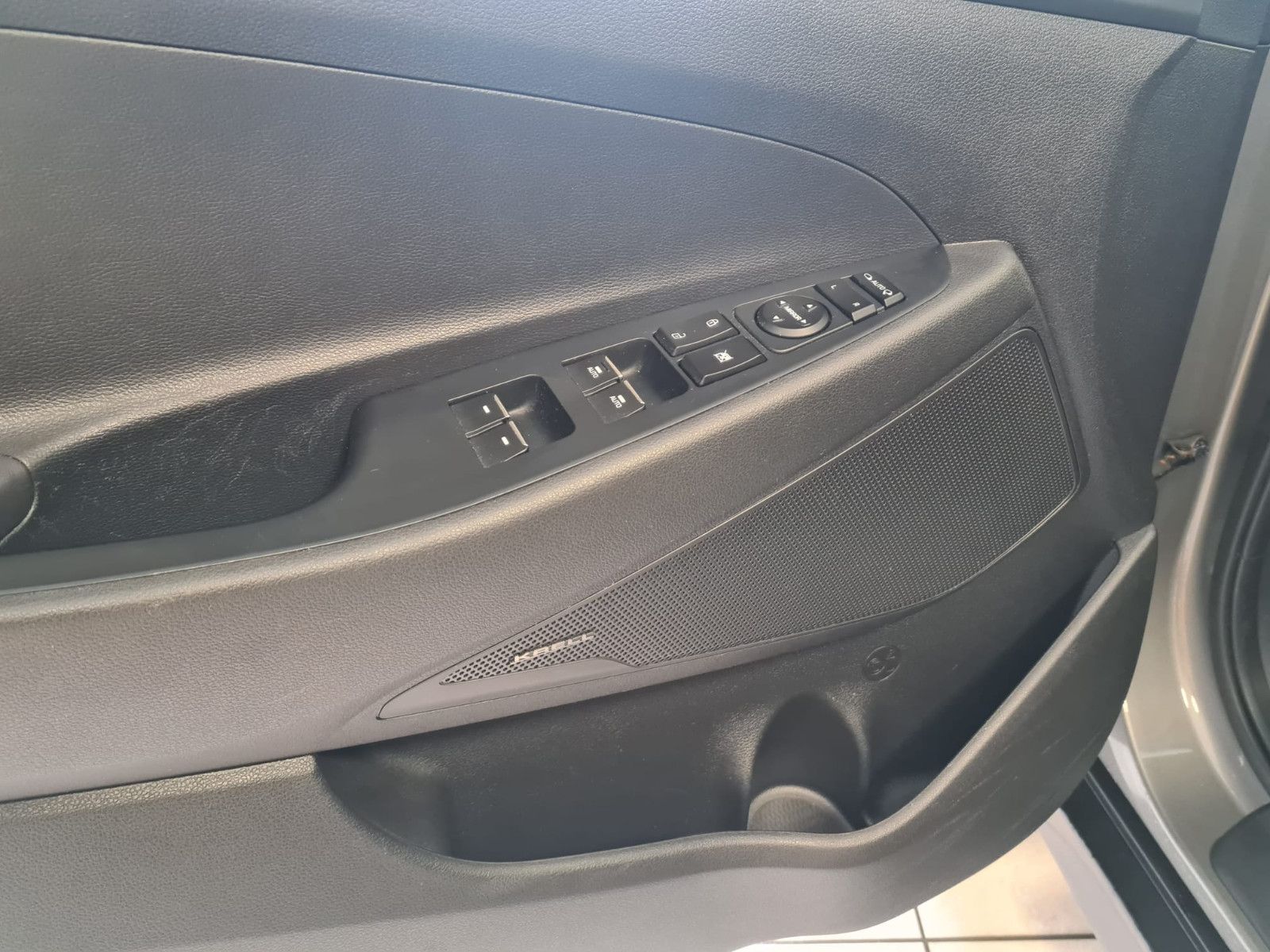 Fahrzeugabbildung Hyundai Tucson Trend 2WD / LED / KRELL / DAB / KAMERA