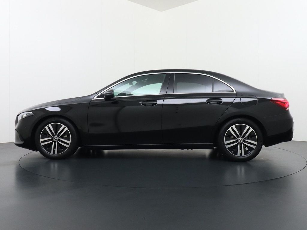 Mercedes-Benz A 180 Limousine Luxury Line | Achteruitrij kamer