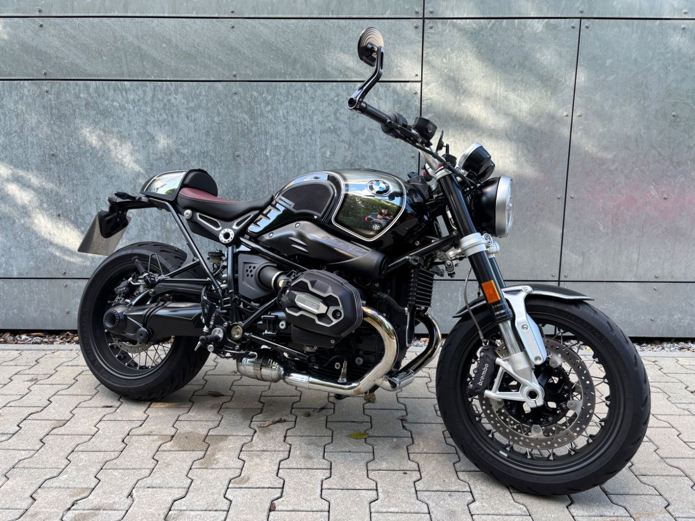 Fahrzeugabbildung BMW R nine T 100 Jahre Edition Oil Inclusive
