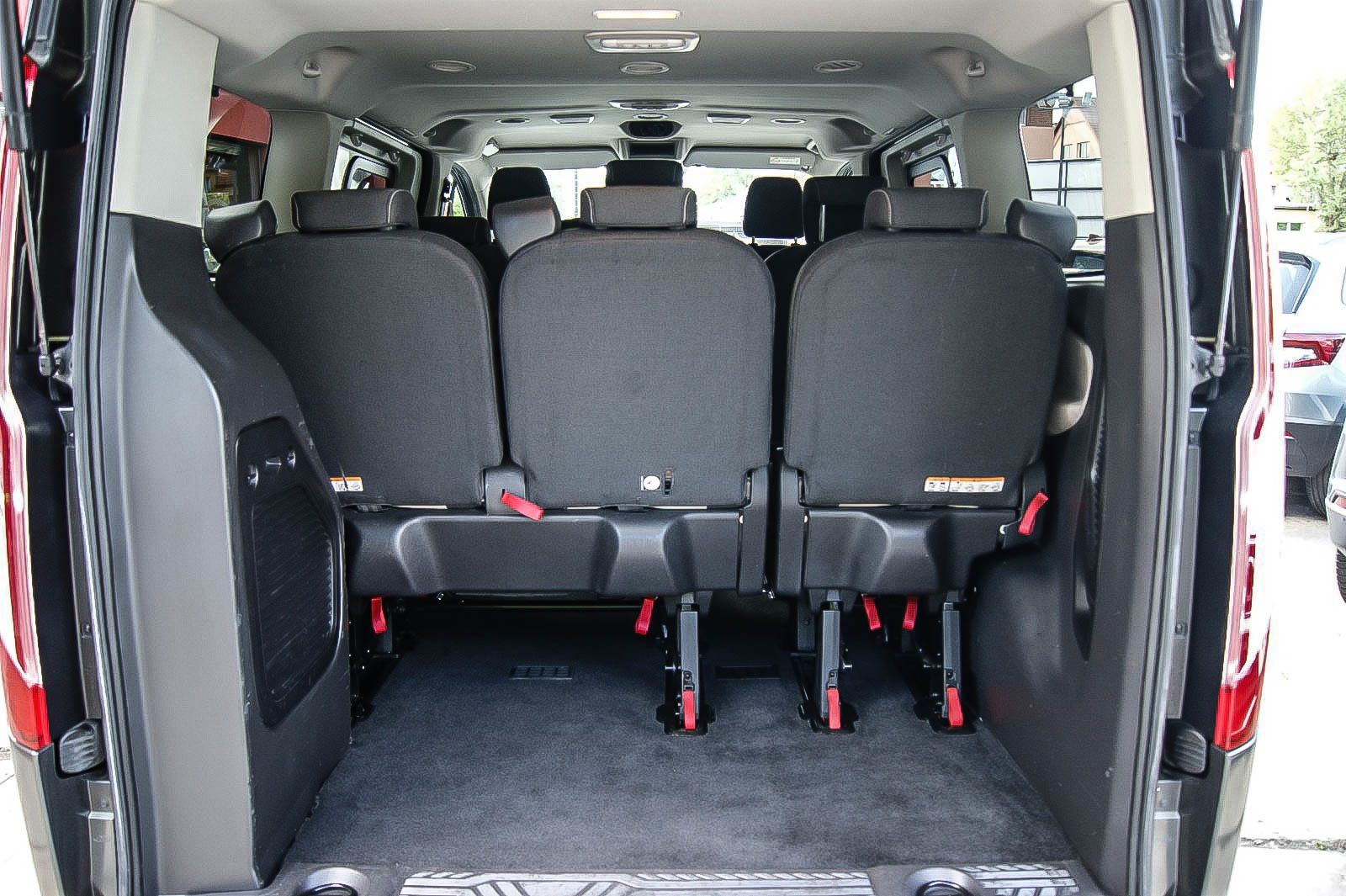 Fahrzeugabbildung Ford Tourneo Custom 2.0TDCi Auto 8-SITZE NAVI 1.HAND