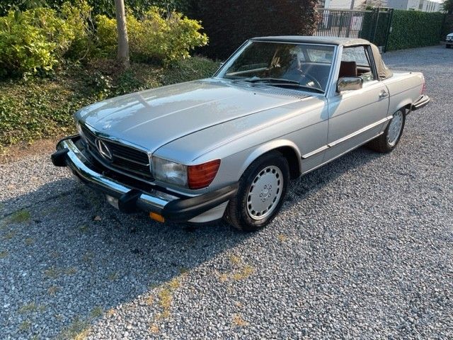 Mercedes-Benz 560 SL Roadster Astral Silver Metallic + Carfax