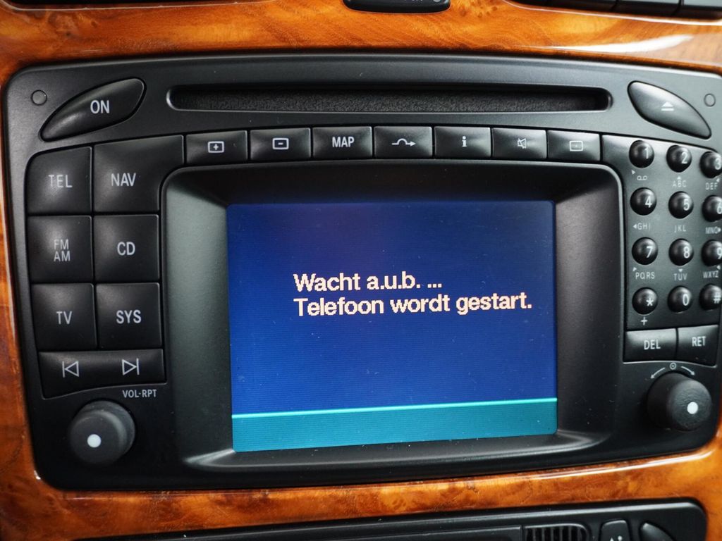 Mercedes-Benz CLK 240 Coupé Elegance Youngtimer Leder Comand n