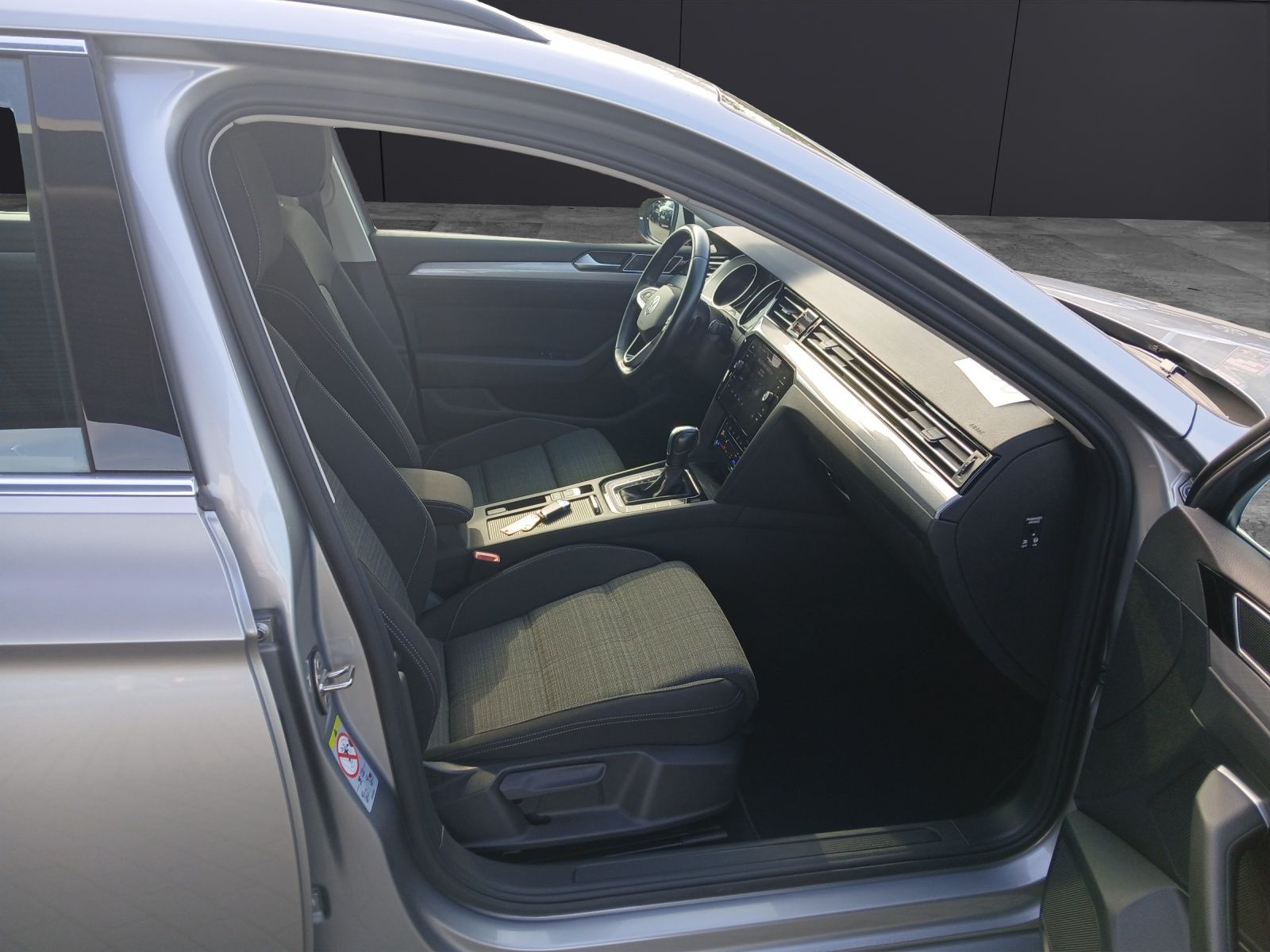 Fahrzeugabbildung Volkswagen Passat Variant TDI Business DSG LED Navi ACC RFK