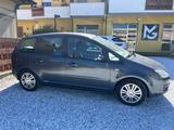 Ford Focus C-Max 1.6 TDCi (110CV) Ghia - Ford Focus aus 2004 mit Diesel-Antrieb