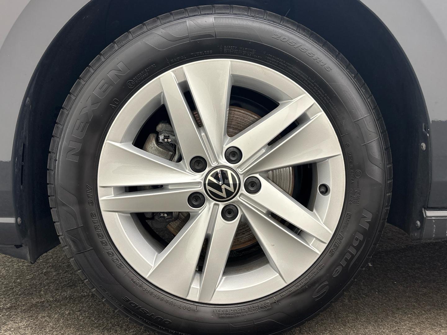 Volkswagen Golf VIII Life 1.5 TSI CarPlay LED ACC App-Con., миниатюра 7