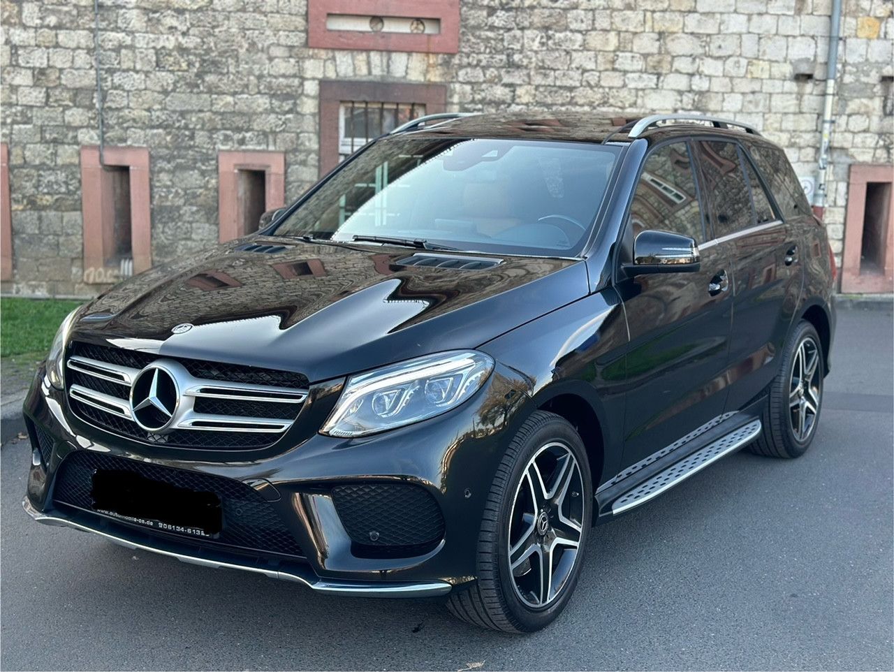 Fahrzeugabbildung Mercedes-Benz GLE 400 4MATIC AMG LINE*PANORAMA+20´LM+KAMERA*