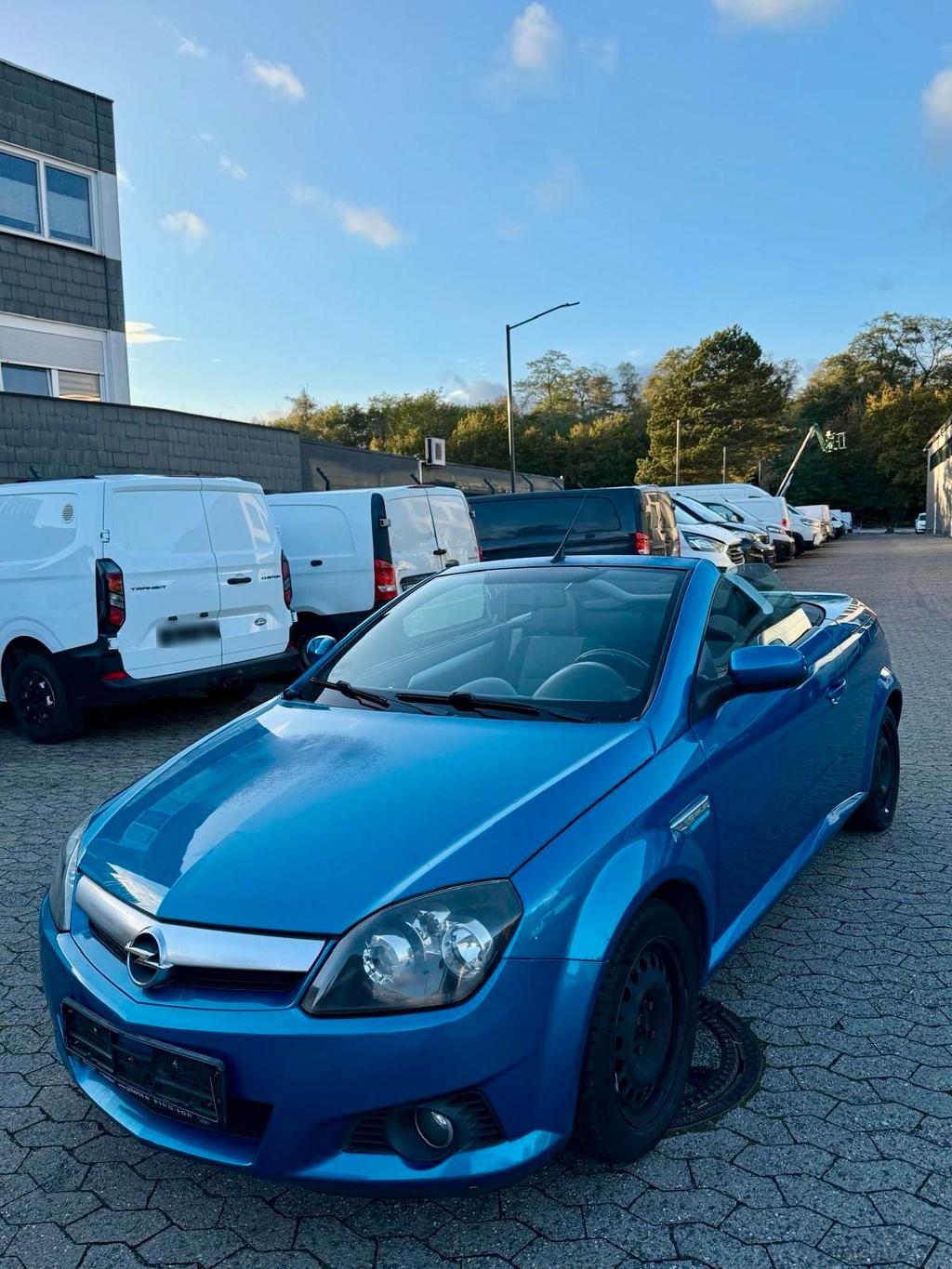 Opel Tigra sportlich & zuverlässig -TÜV n...