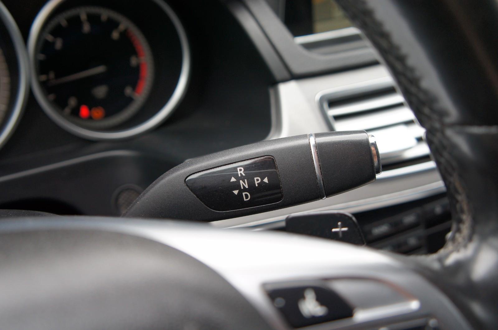 Mercedes-Benz E200 2014 — photo 18