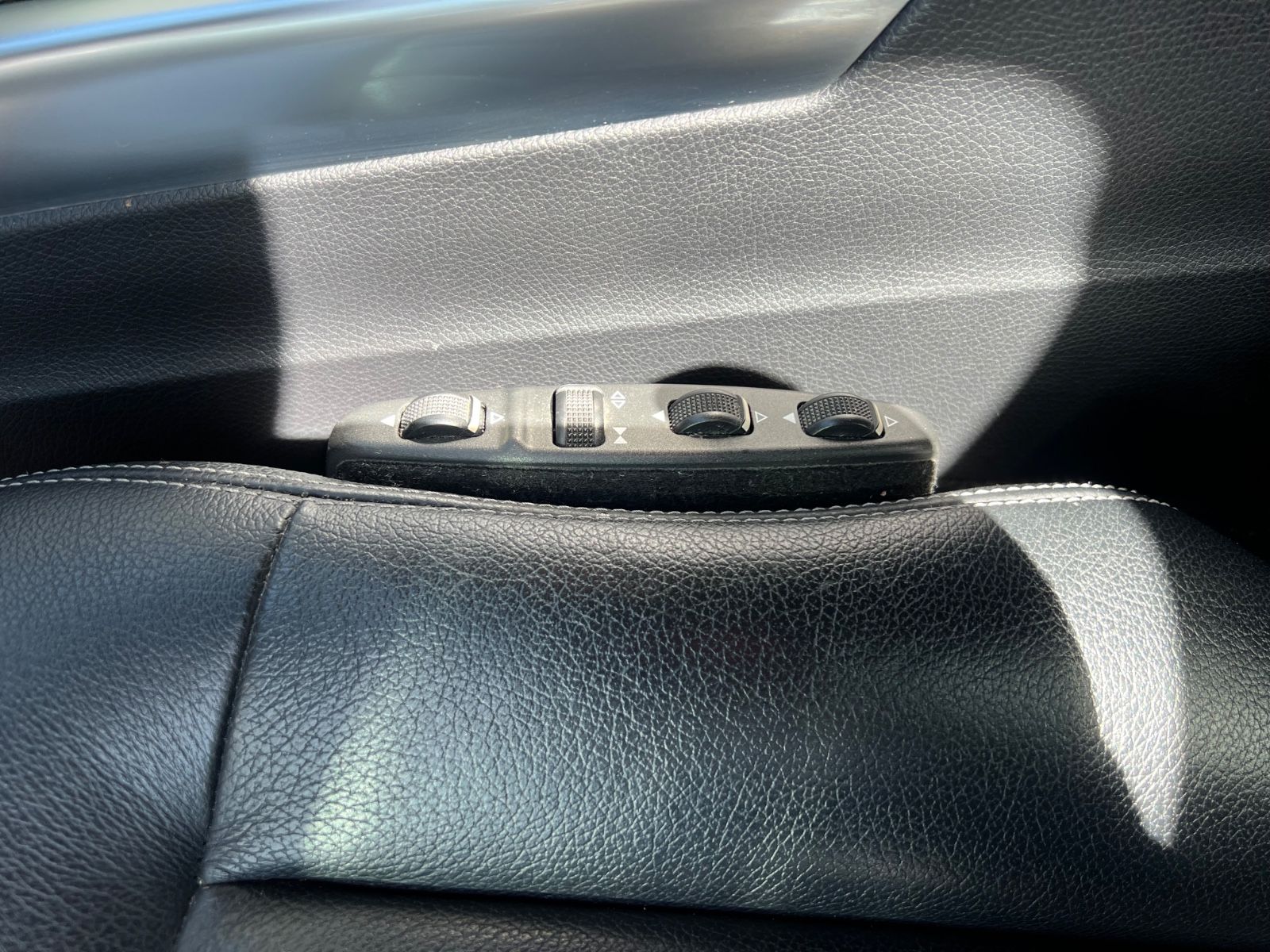 Fahrzeugabbildung Mercedes-Benz E 350 E T-Modell E 350 BlueTec 4Matic