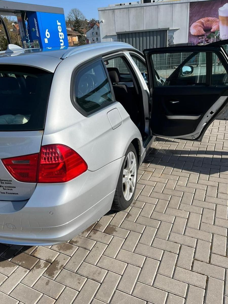 Volkswagen Golf 2011 — салон