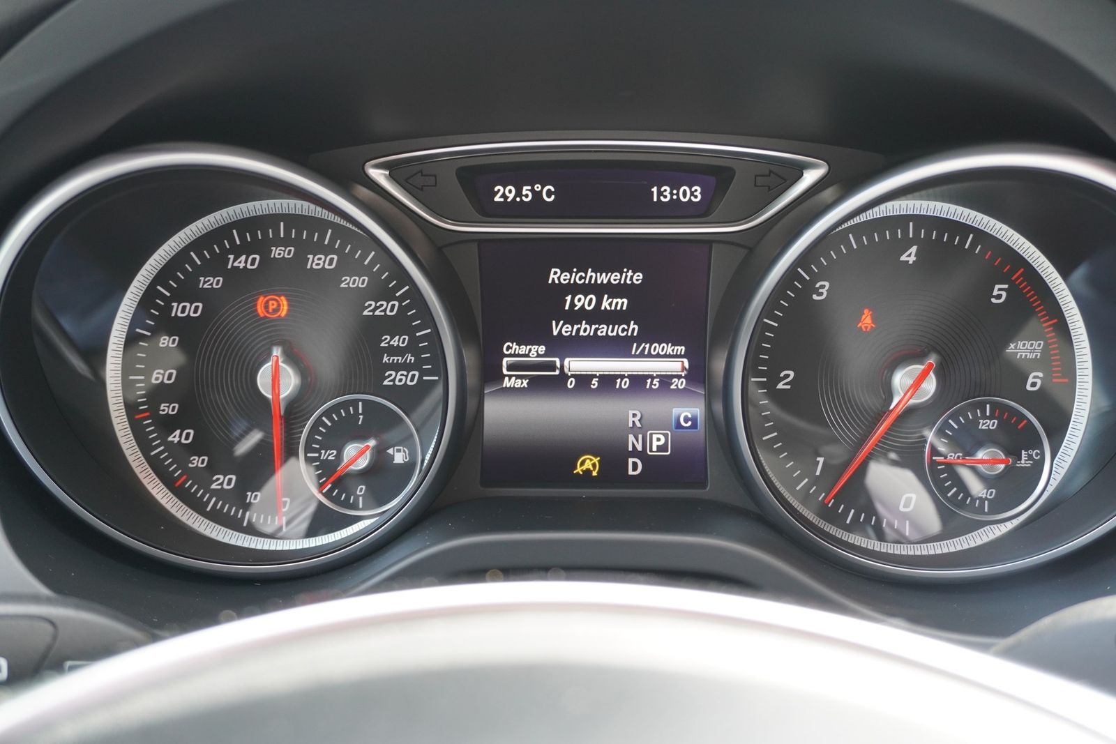 Mercedes-Benz GLA 220d AMG Line LED Navi Pano AHK 360 SHZ foto 23