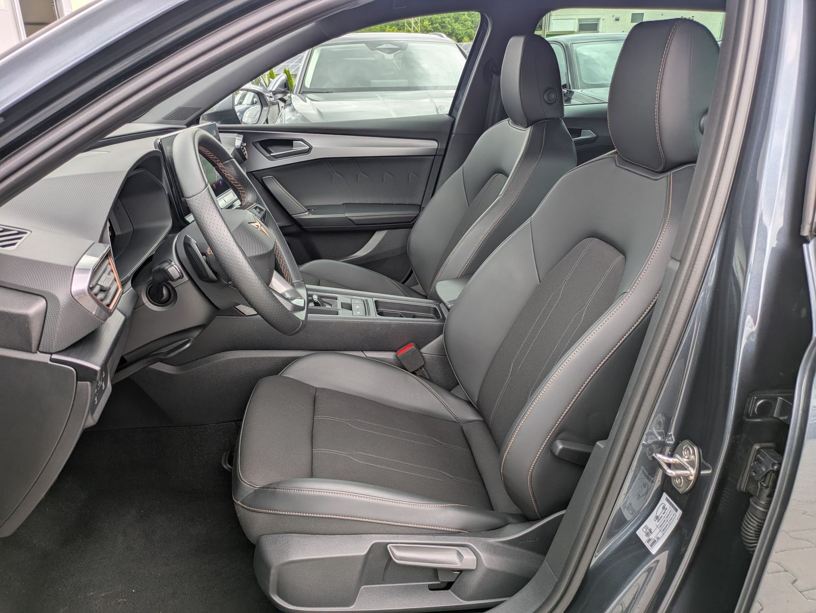 Fahrzeugabbildung CUPRA Leon 1.5 eTSI DSG MATRIX-LED*ACC*APP*KAMERA*18"