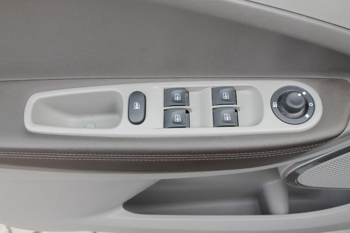 Fahrzeugabbildung Renault ZOE LIFE Batteriemiete Option auf BOSE-Paket