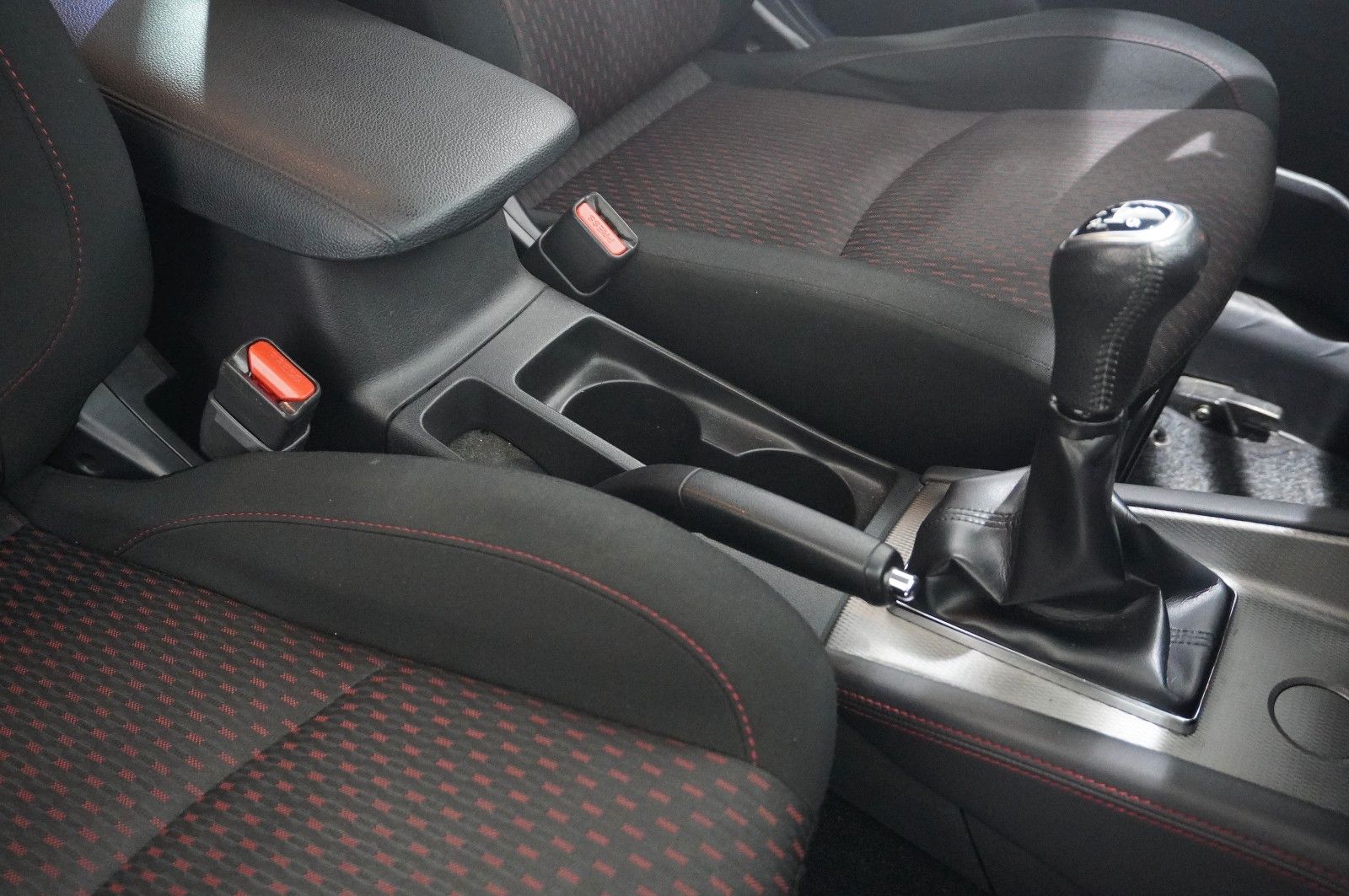 Fahrzeugabbildung Mitsubishi ASX 1.6 EDITION 2WD NAVI/LED/KAMERA/SHZ/TEMP/DAB