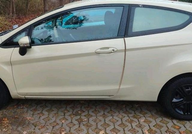 Ford Fiesta ja 8  1,25  Auto Pkw tüv Neu 0...