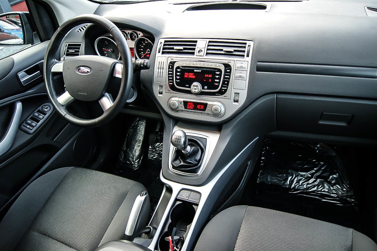 Fahrzeugabbildung Ford Kuga 2.0 Champions Edition 4x4 KLIMA SIHZG PDC