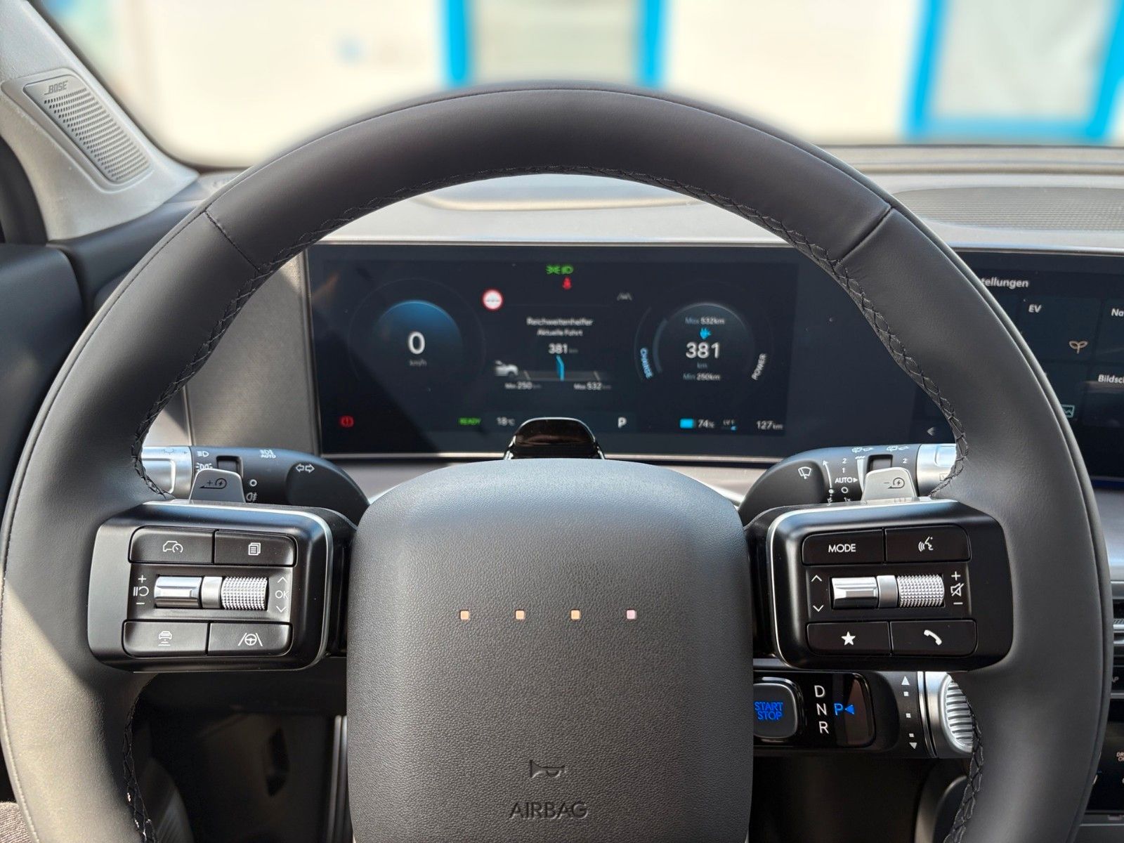 Fahrzeugabbildung Hyundai IONIQ 9 Uniq 110 kWh *ALLRAD*